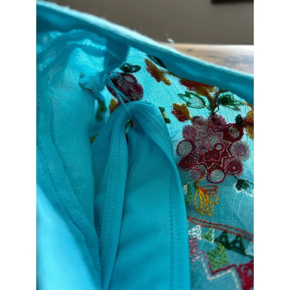 Figueroa & Flower 1X Light Blue Floral Embroidery Button Down Tunic - Picture 8 of 11